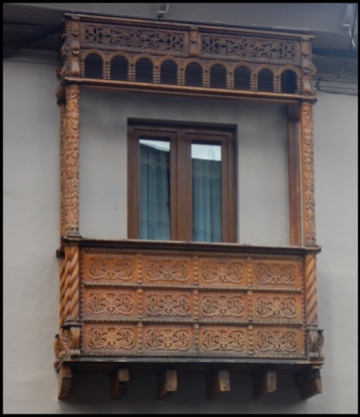 Cusco - colonial building, balcony
